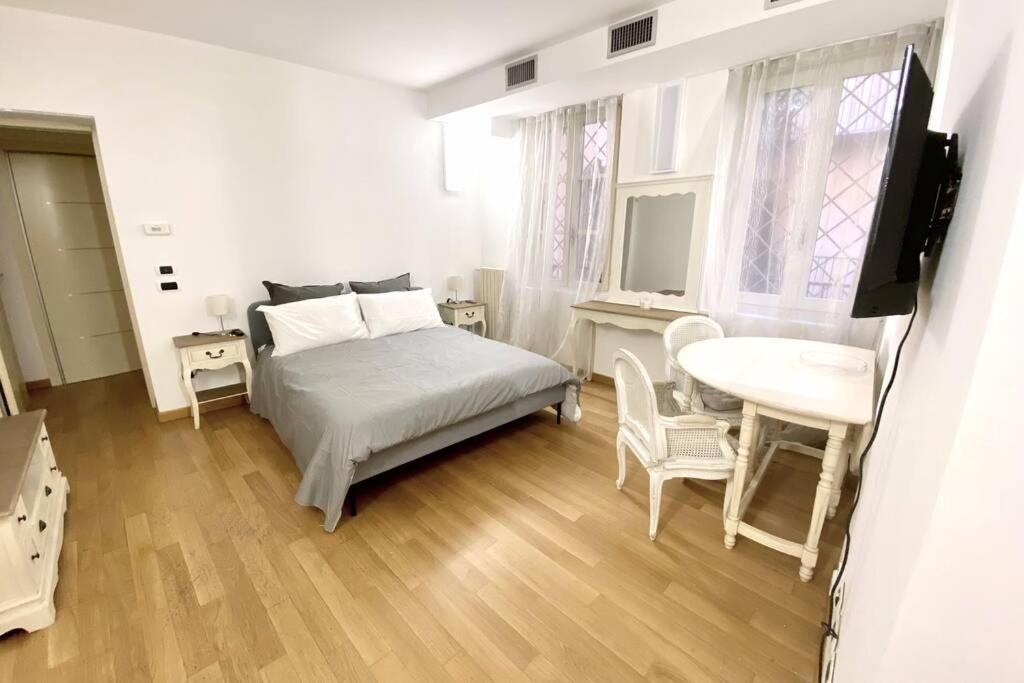 Boutique Apartment In Milano Center: Duomo Scala Экстерьер фото
